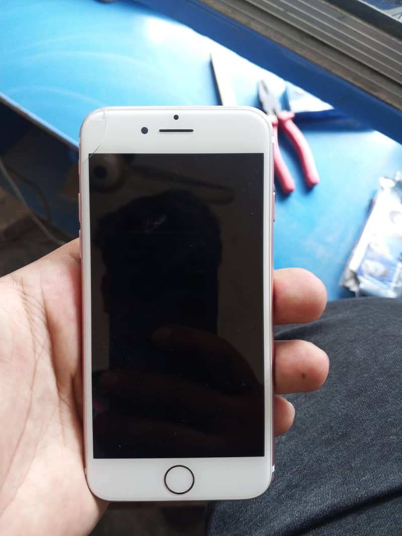 Apple iPhone 7 0