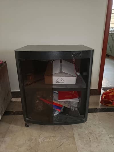 Tv tralle in black color