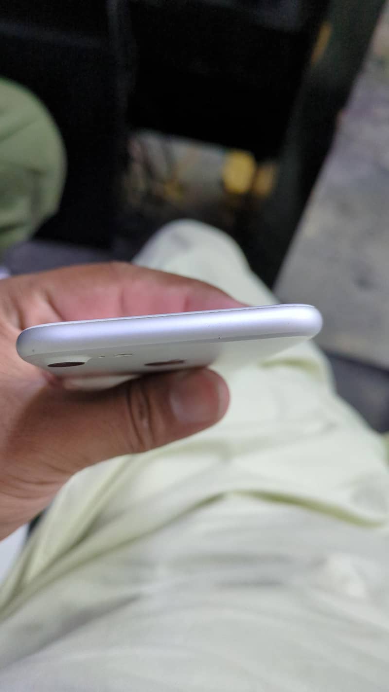 Apple iPhone 7 4