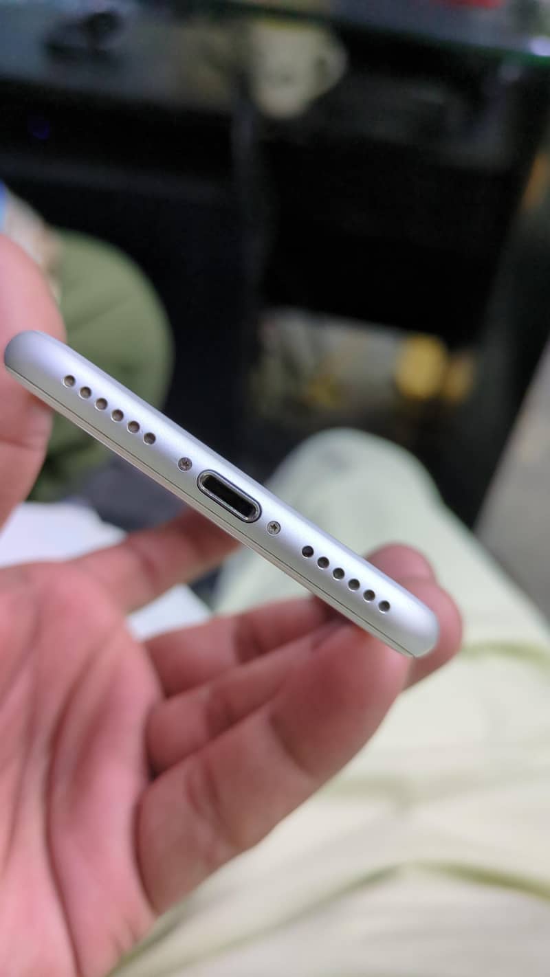 Apple iPhone 7 5