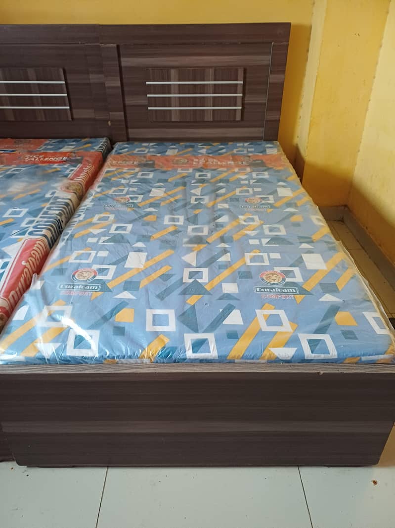 2 single beds without matris 2