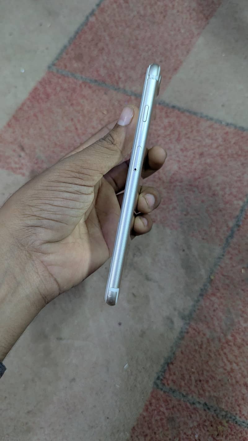 Apple iPhone 7 Plus 1