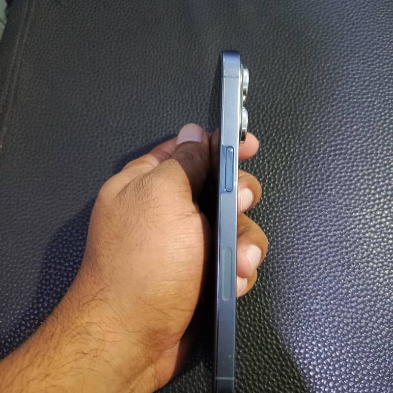 Apple iPhone 13 Pro 2