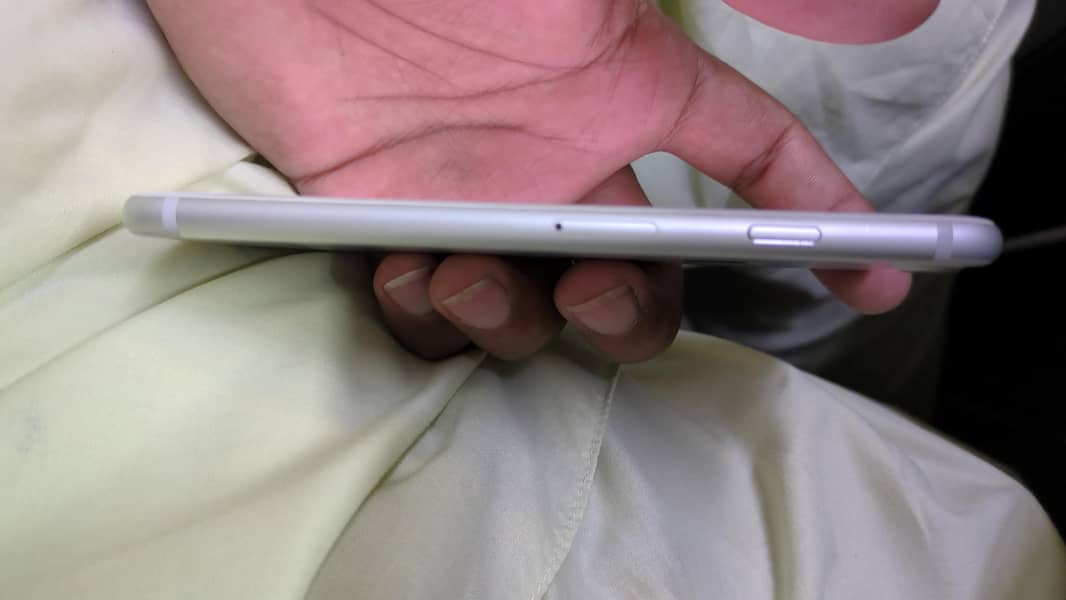 Apple iPhone 7 4