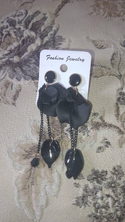 Artificial jewelry