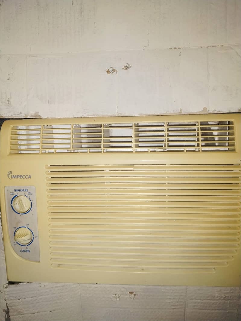 Window ac good condition 2