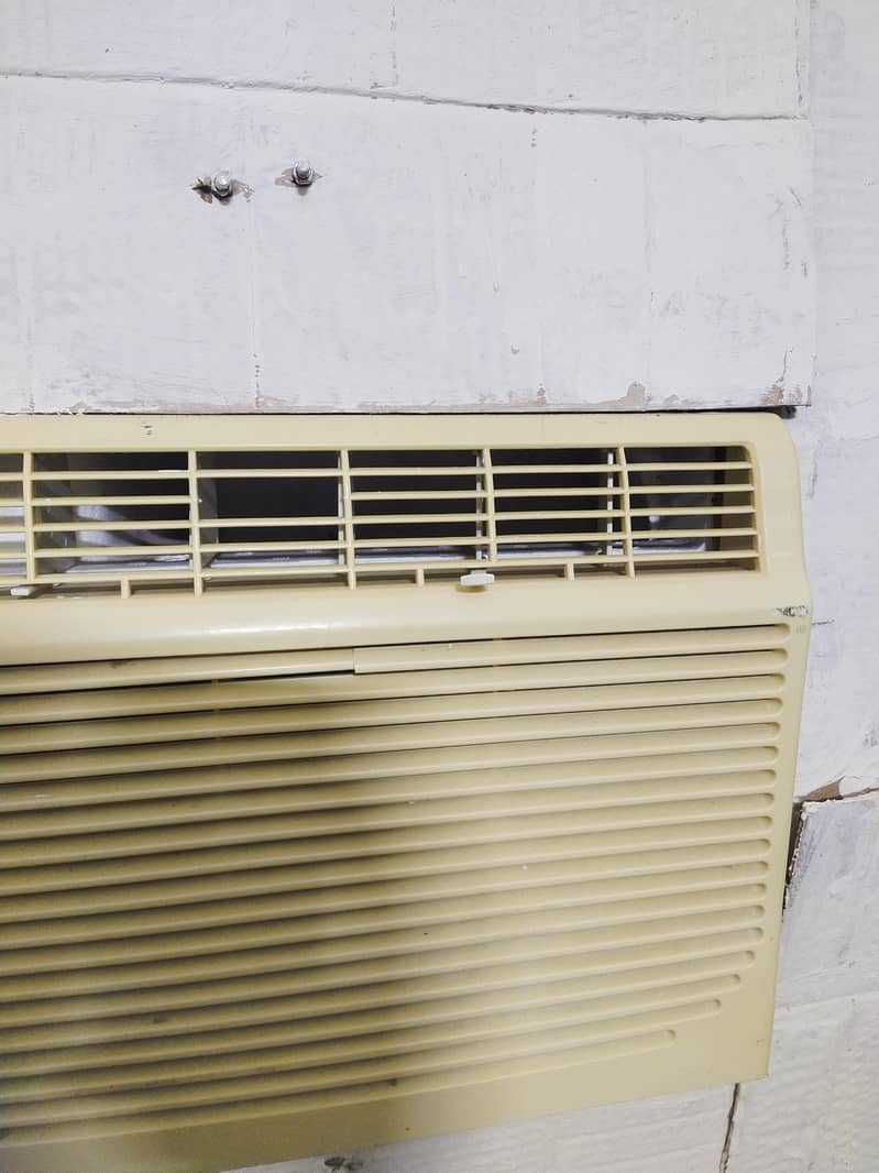 Window ac good condition 6