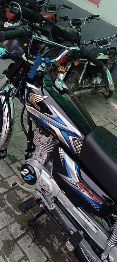 bilkul new hai jis bhai ko chyee vo rabta kry