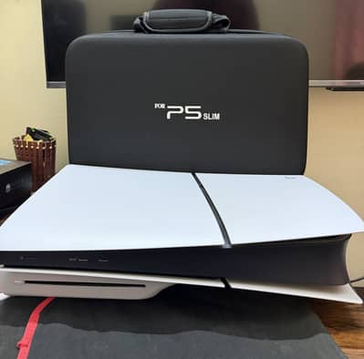 PS5 slim disc Edition 3.5 months Used only