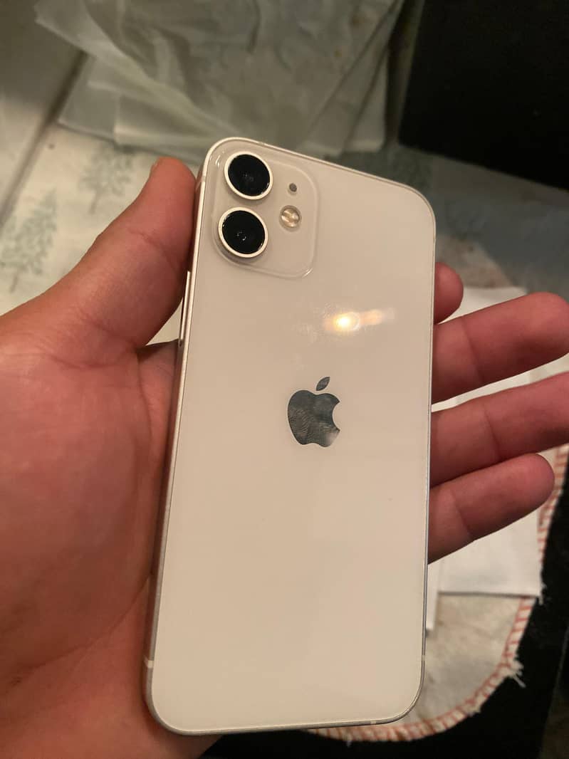 Apple iPhone 12 mini 4