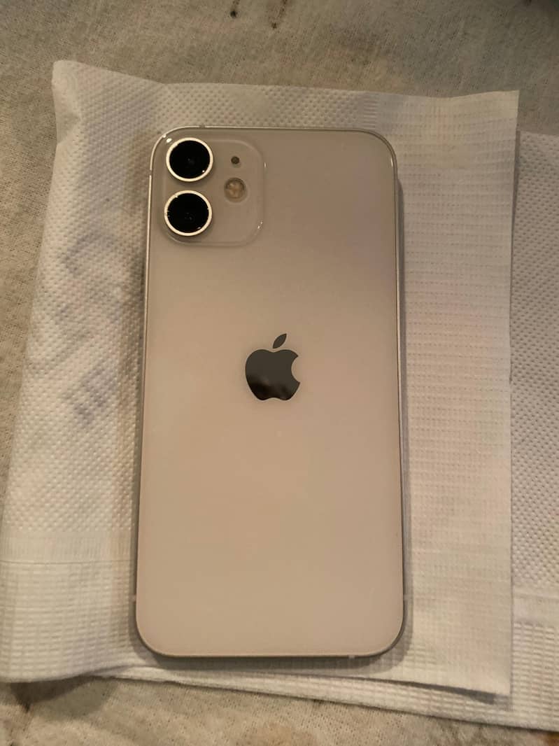 Apple iPhone 12 mini 6