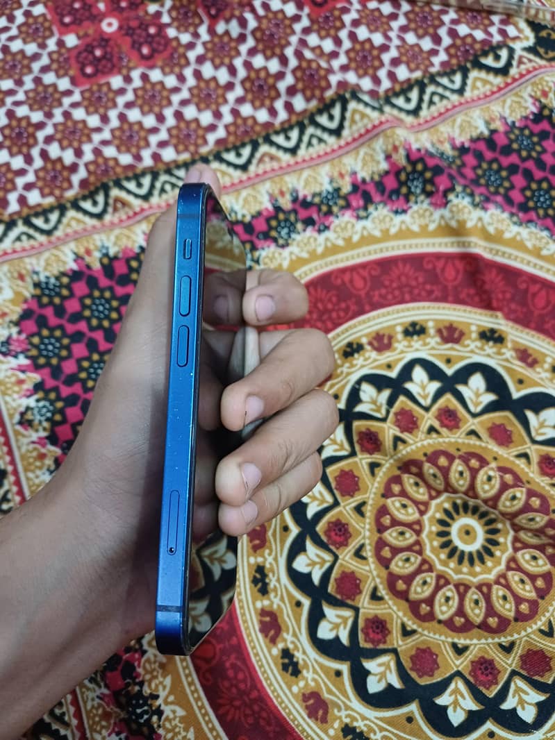 Apple iPhone 12 mini 3