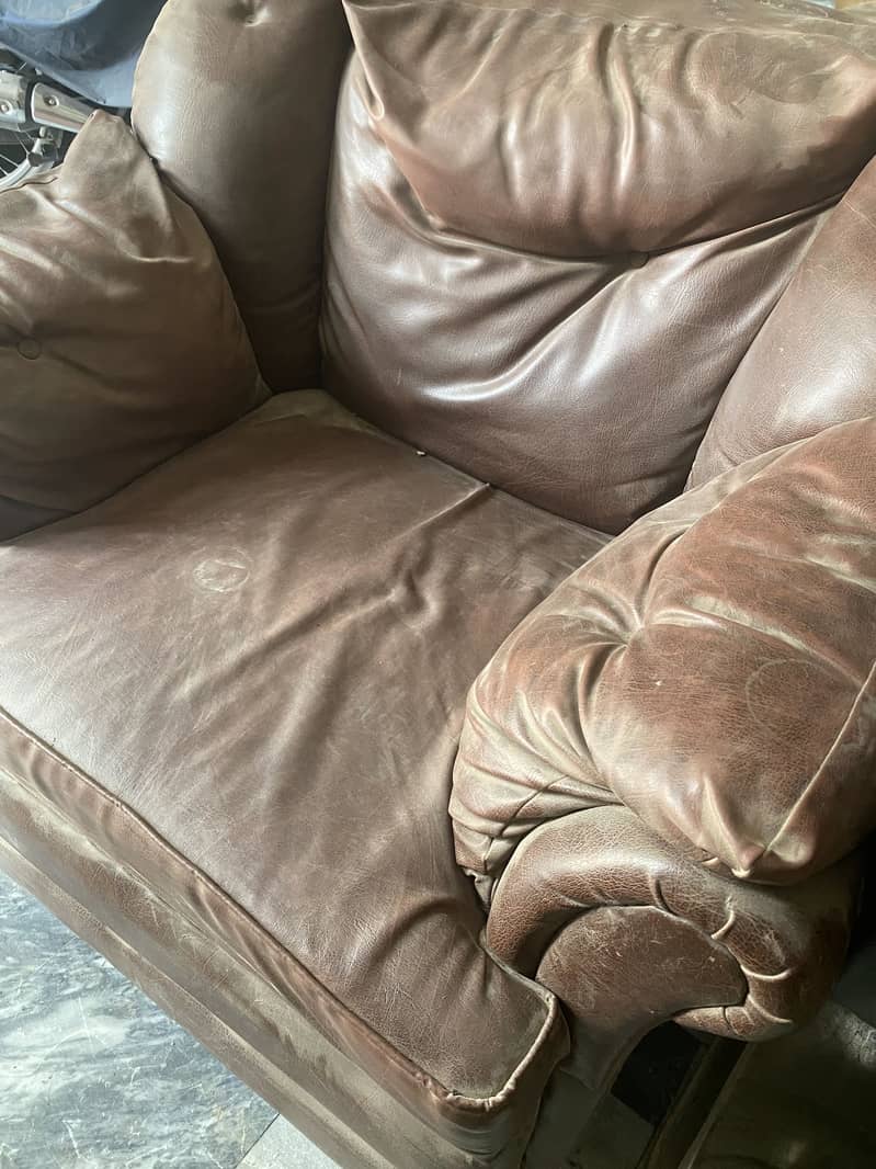 Used sofa 0