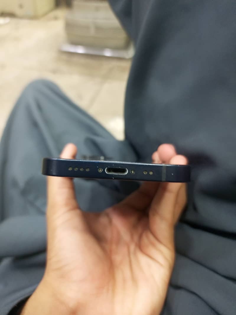 Apple iPhone 12 mini 7