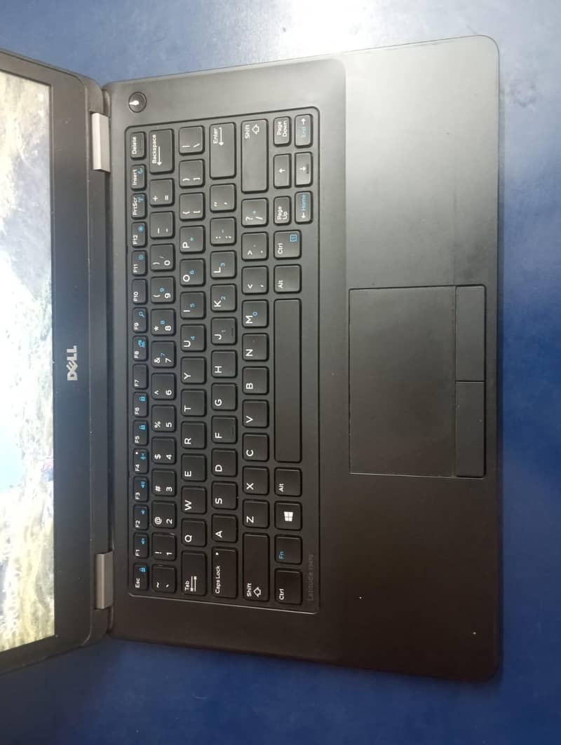 Latitude e5470 1