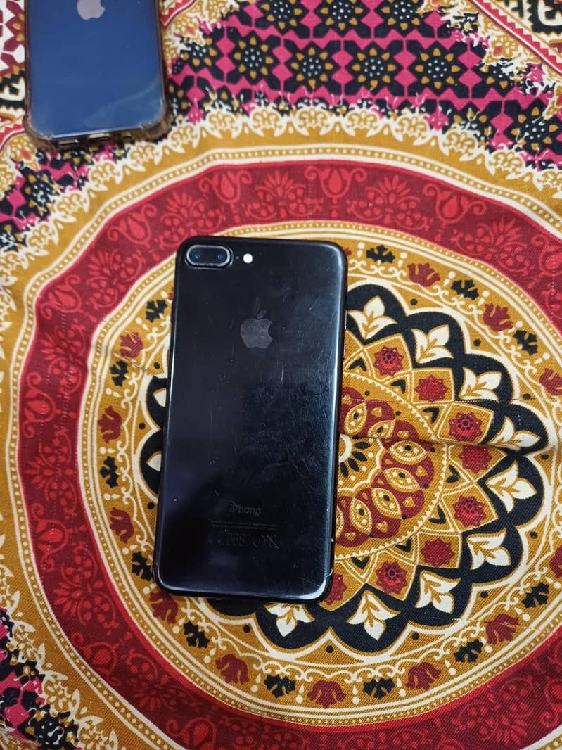 Apple iPhone 7 Plus 0