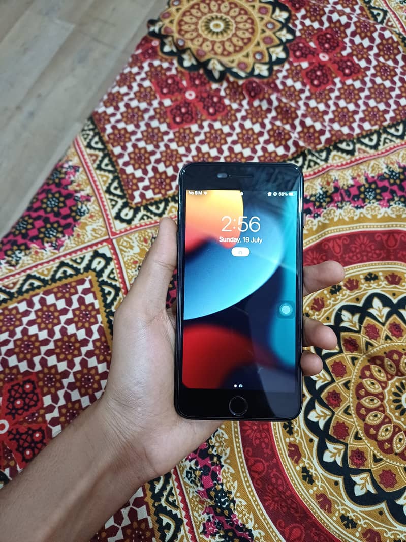 Apple iPhone 7 Plus 2