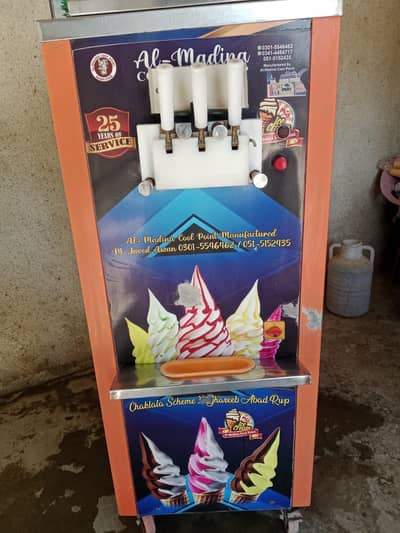 Ice Cream Machine 3 splinder 10 by 10 Condition