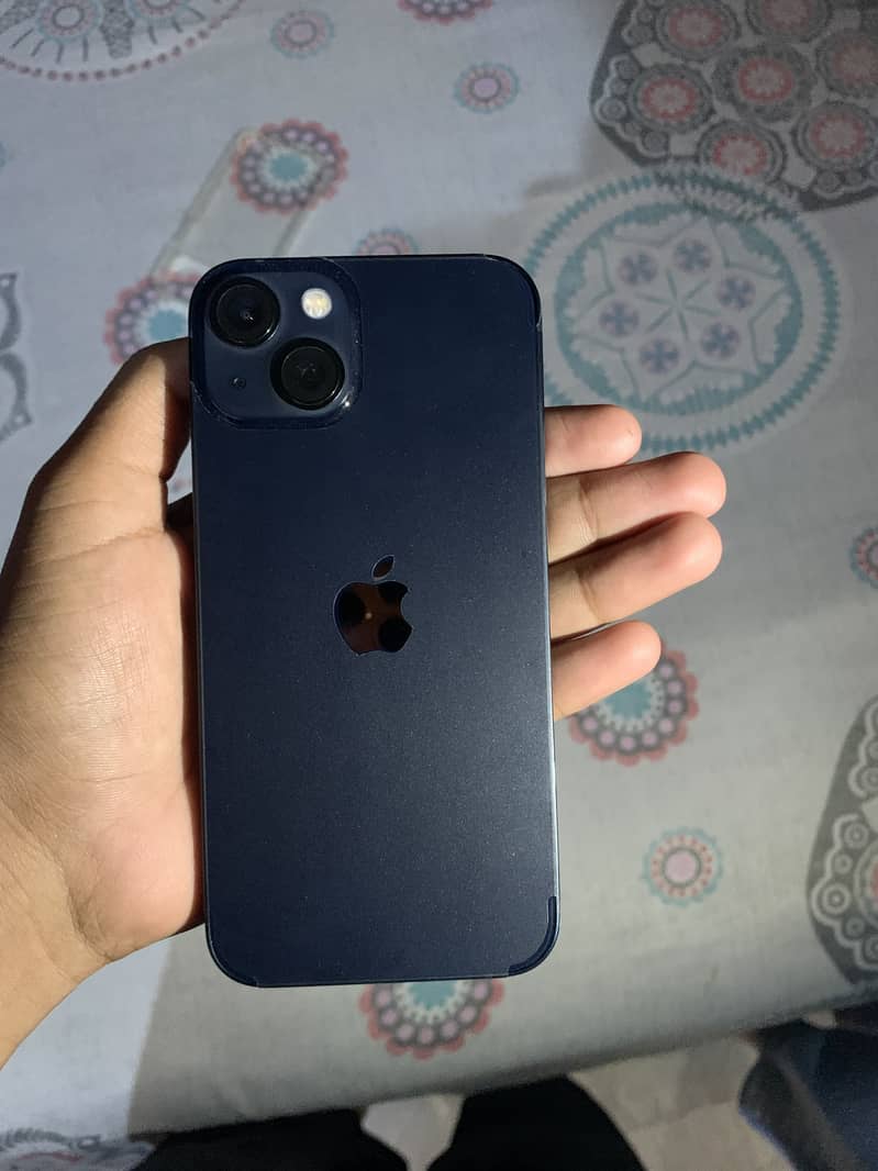 IPhone 13 4