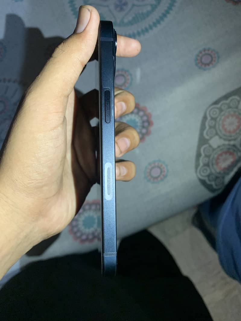 IPhone 13 8