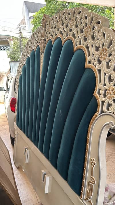 Used bed and Dressing for sale