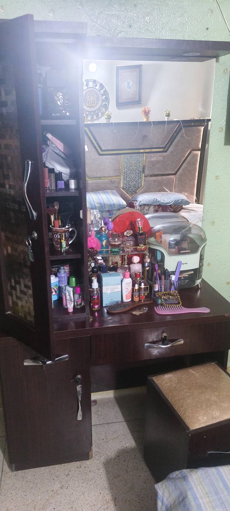 dressing table 0