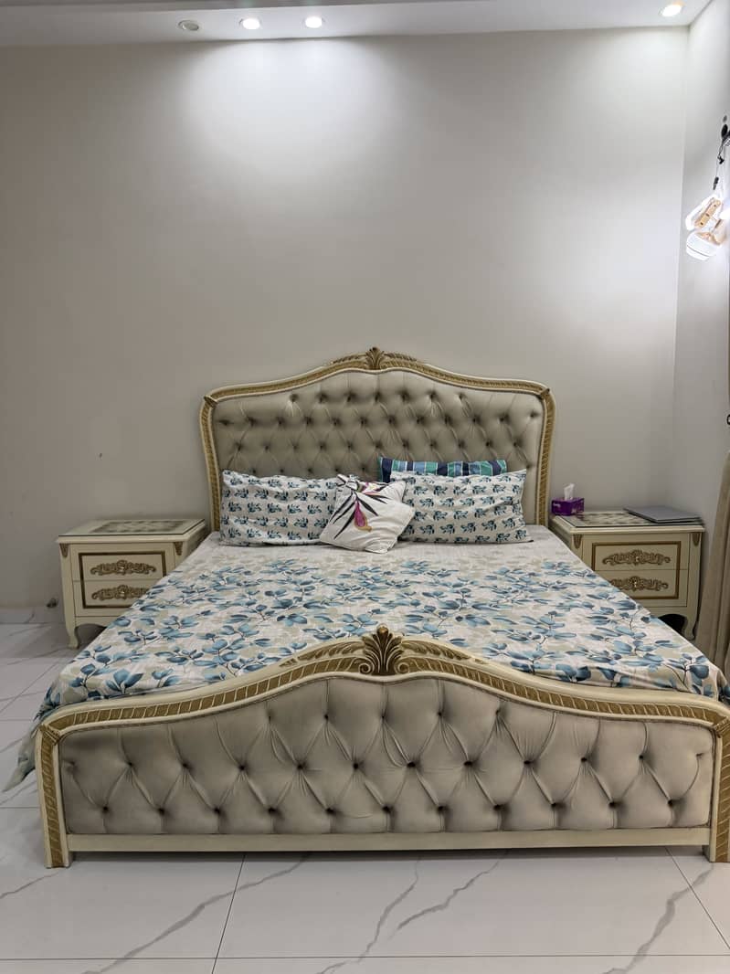 Wooden bed solid frame 0