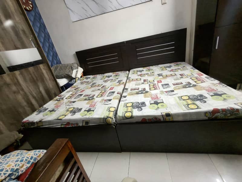 Single bed 0