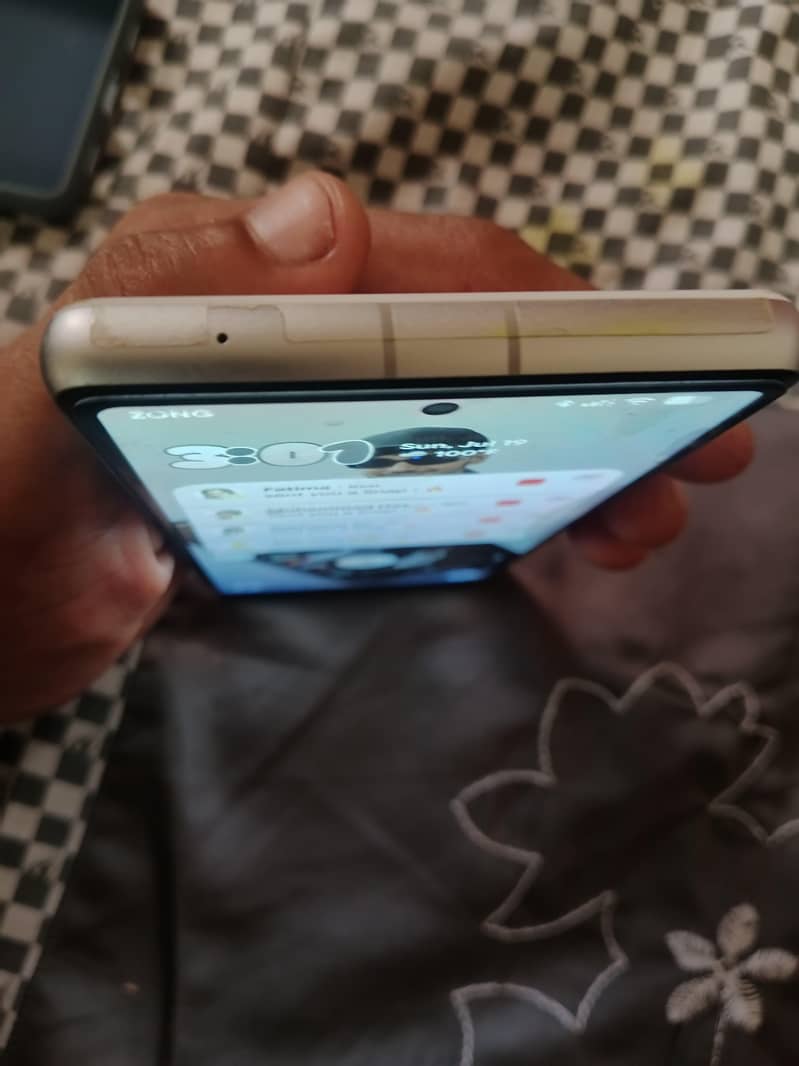Google Pixel 7a 6