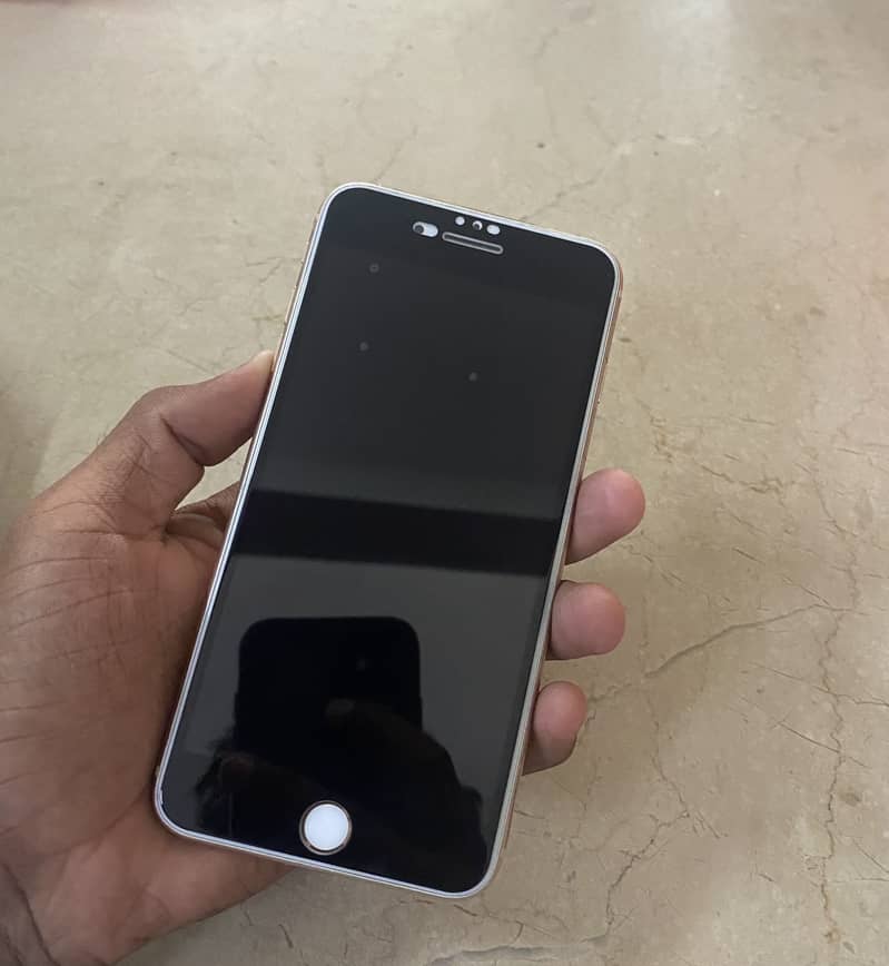 Apple iPhone 8 Plus 3