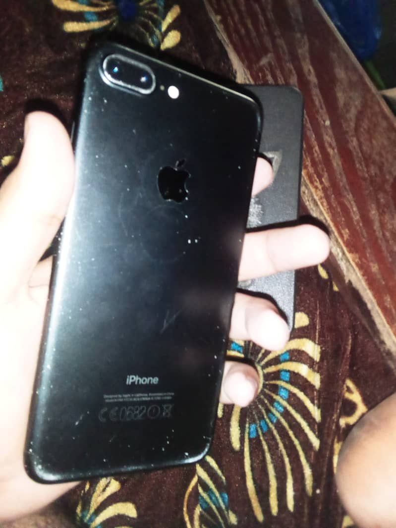 Apple iPhone 7 Plus 1