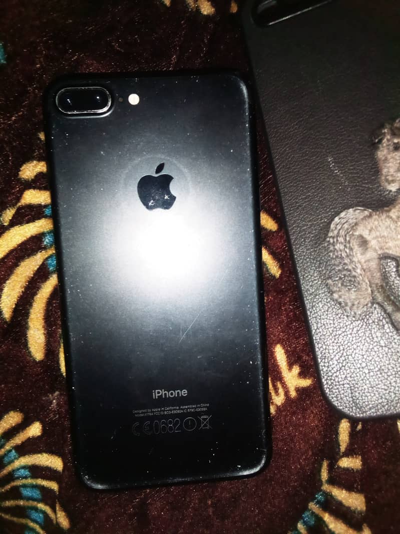Apple iPhone 7 Plus 5