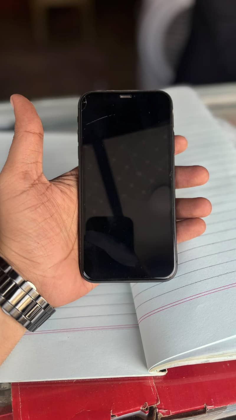 Apple iPhone 11 4