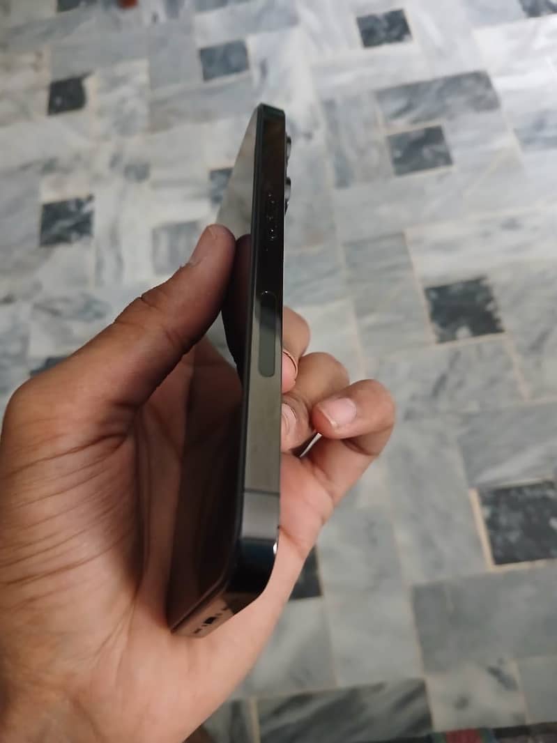 iPhone 14 Pro 1