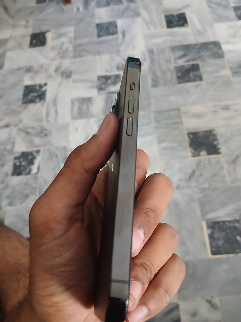 iPhone 14 Pro 3