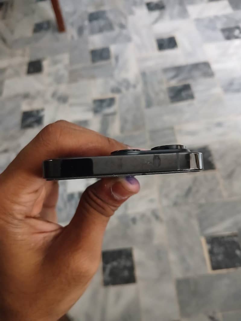 iPhone 14 Pro 4