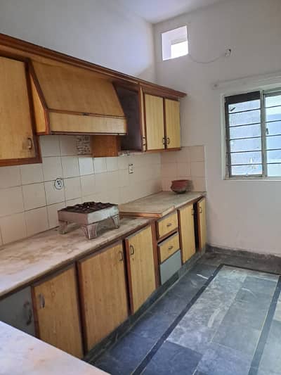 JOHAR TOWN PHASE 2 PORTION FOR RENT