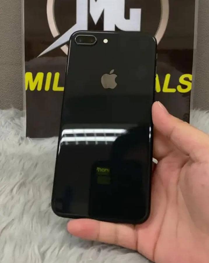 Apple iPhone 8 Plus 0