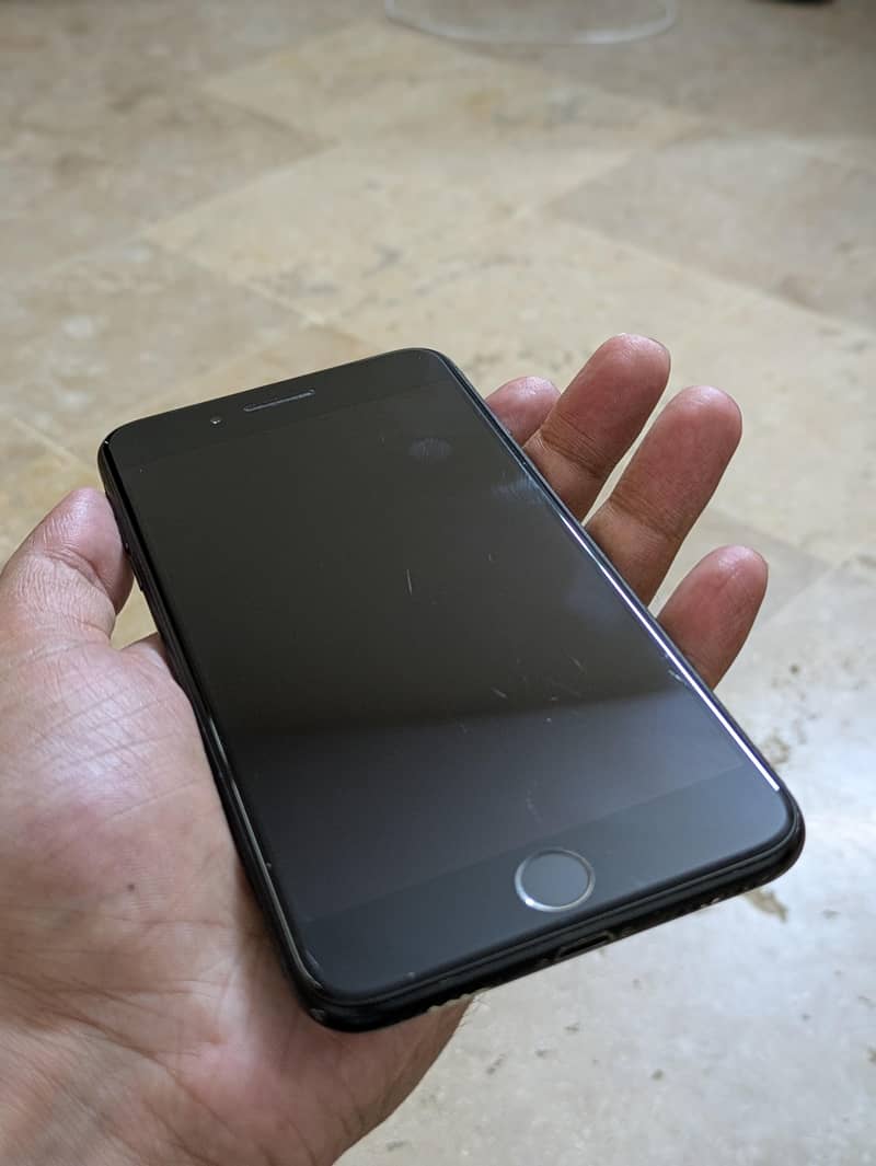 Apple iPhone 7 Plus 0