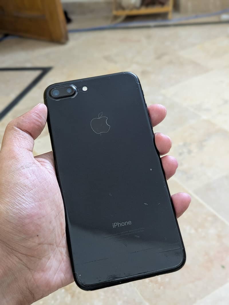 Apple iPhone 7 Plus 1