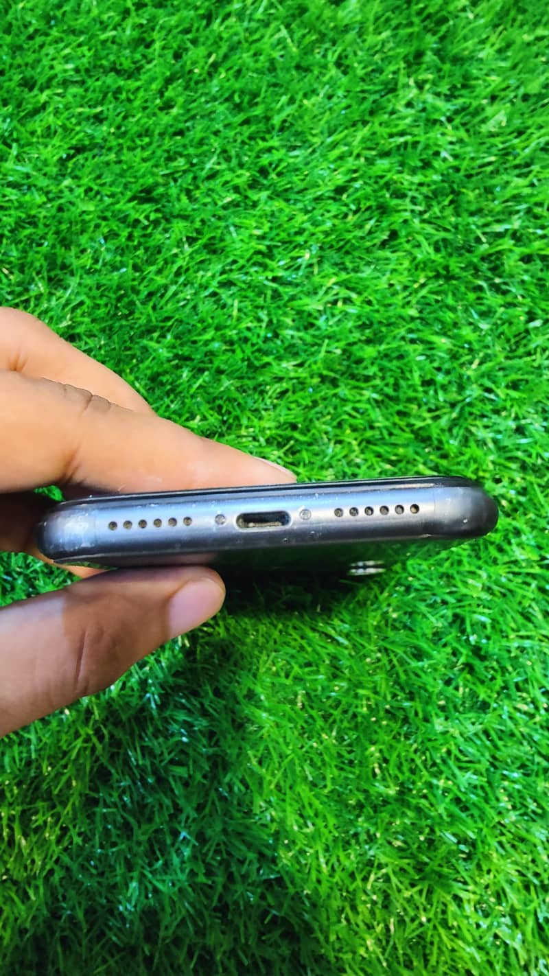 Apple iPhone 11 Factory Unlocked 7
