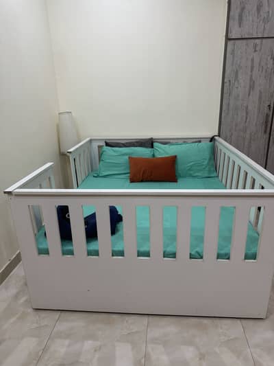 Kid bed queen size