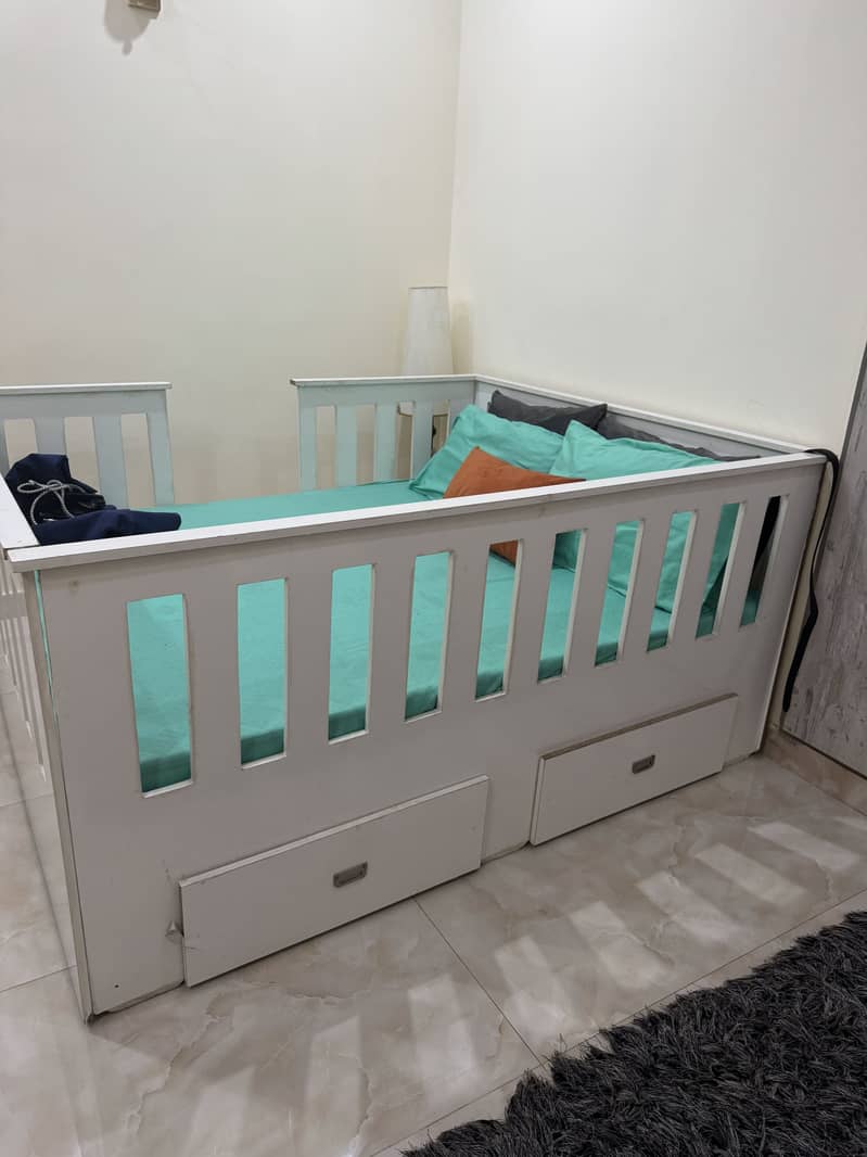 Kid bed queen size 1