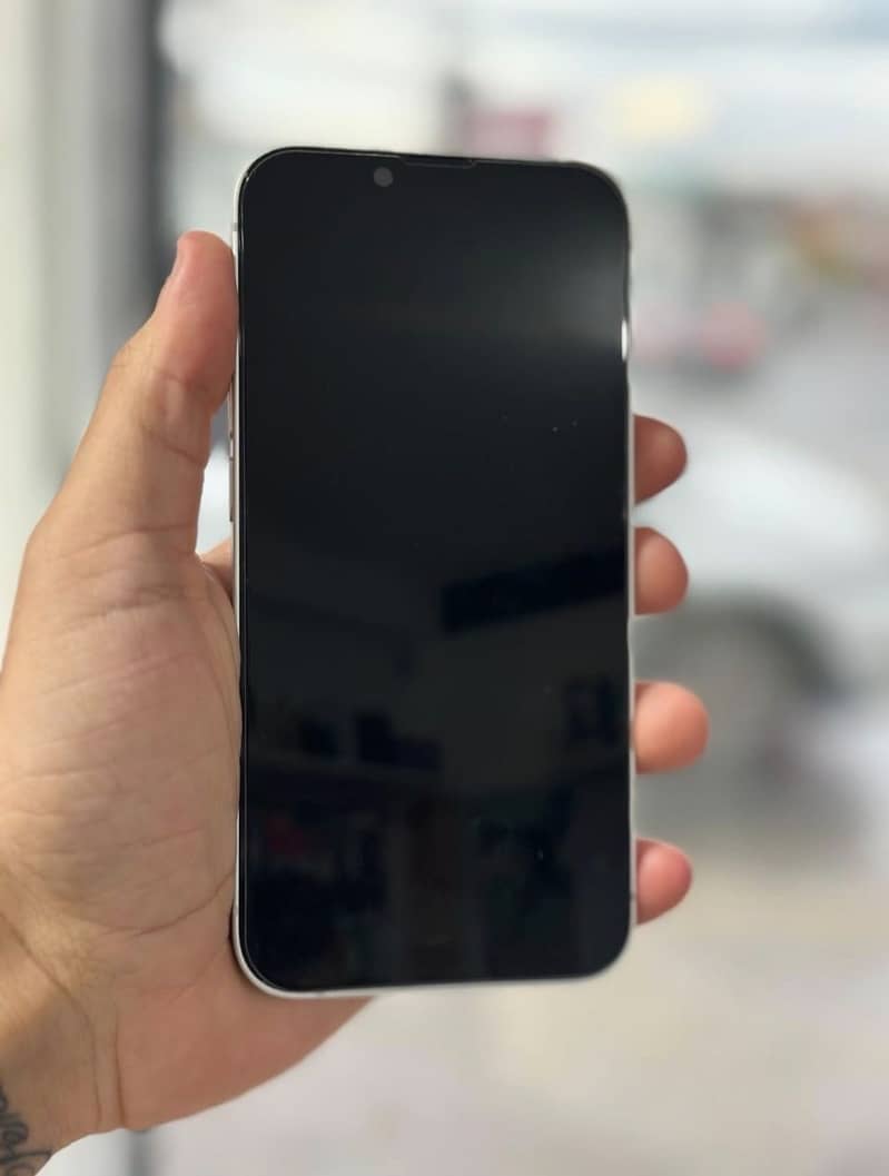 iPhone 16e 2
