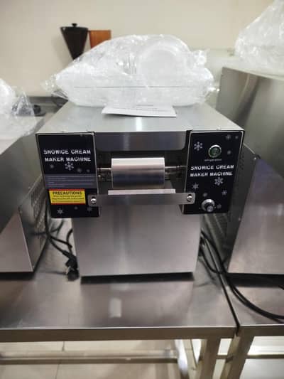 Commercial Snow Ice Cream / Snow Flakes Maker Machine for Sale.