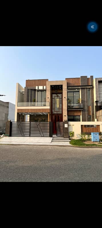 10 Marla Park facing brand new house available for sale in Royal Orchard Multan