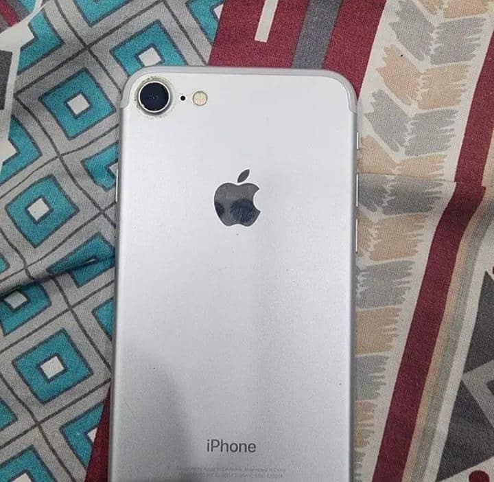 Apple iPhone 7 1