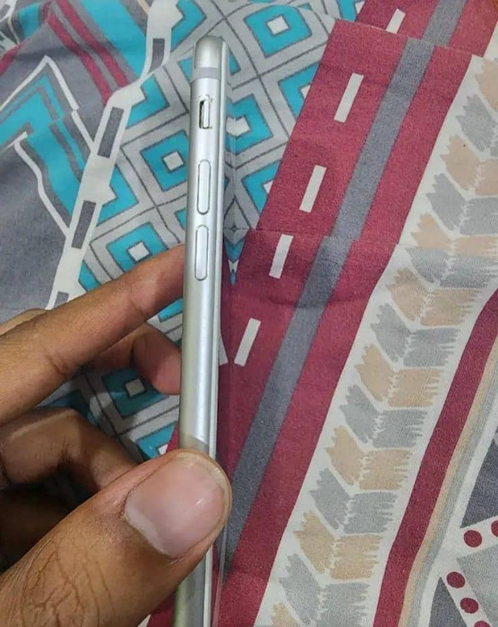 Apple iPhone 7 2