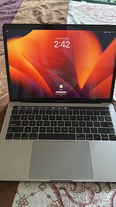 Macbook pro 2018 16/256gb
