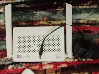 Huawei HG8141V5 Dual-Band GPON Fiber ONT Router – Like New Condition